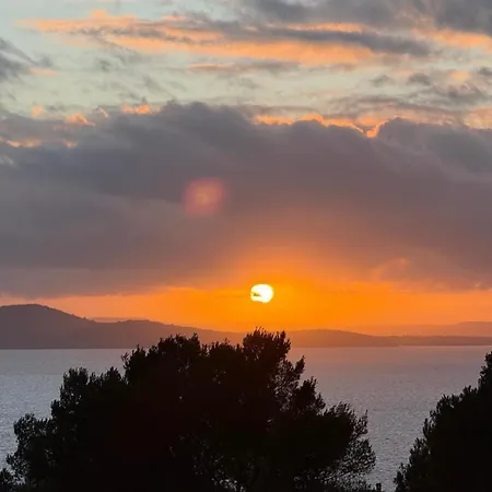 Feel Good Sunset Villa